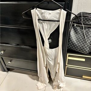 BCBGMAXAZRIA White Sleeveless Twistback Vest